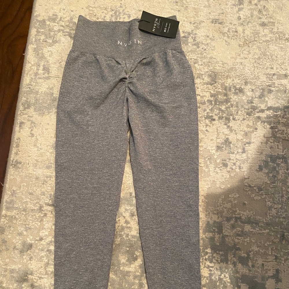 NVGTN scrunch butt leggings